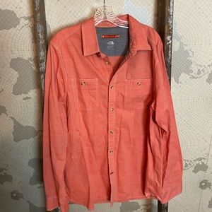The North Face men’s button down like new